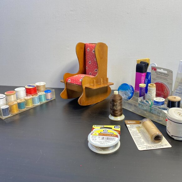 Sewing rocking Chair With Pin Cushion, Threads and Tools, Sewing Thread Holder - Picture 10 of 10